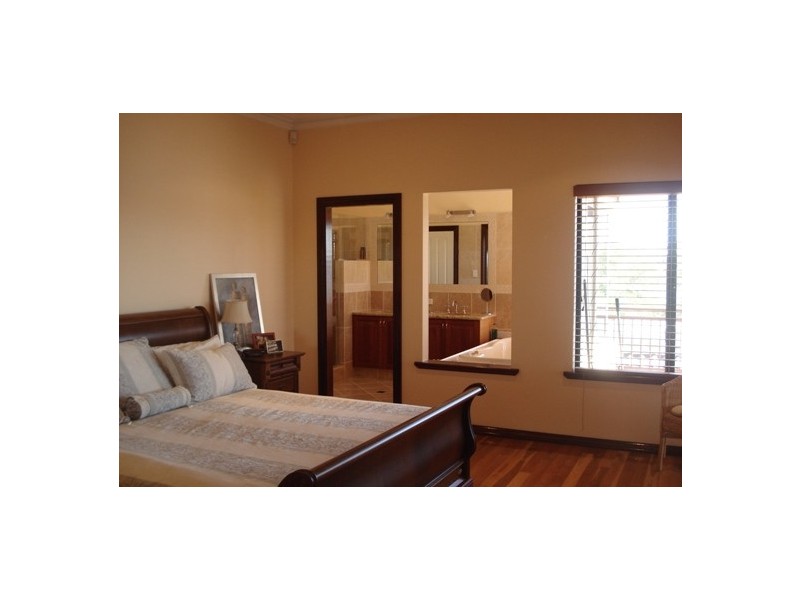 14 Etna Place, Rossmoyne WA 6148