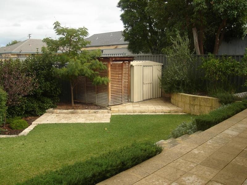 11 Plummer Street, East Victoria Park WA 6101