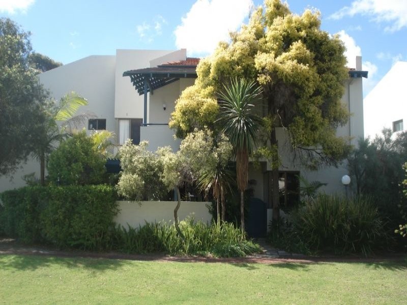 3/2 Manning Terrace, South Perth WA 6151