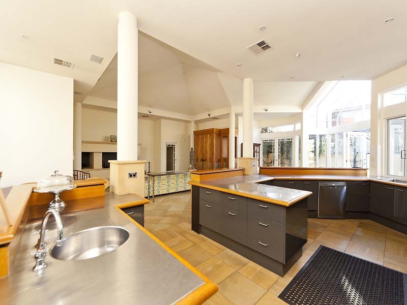 2 Karoo Street, South Perth WA 6151