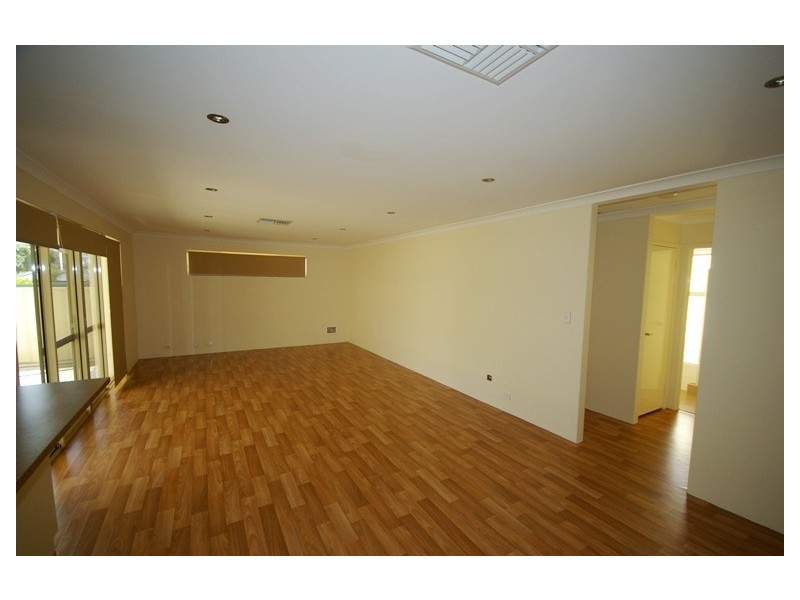 18 Knutsford Avenue, Rivervale WA 6103