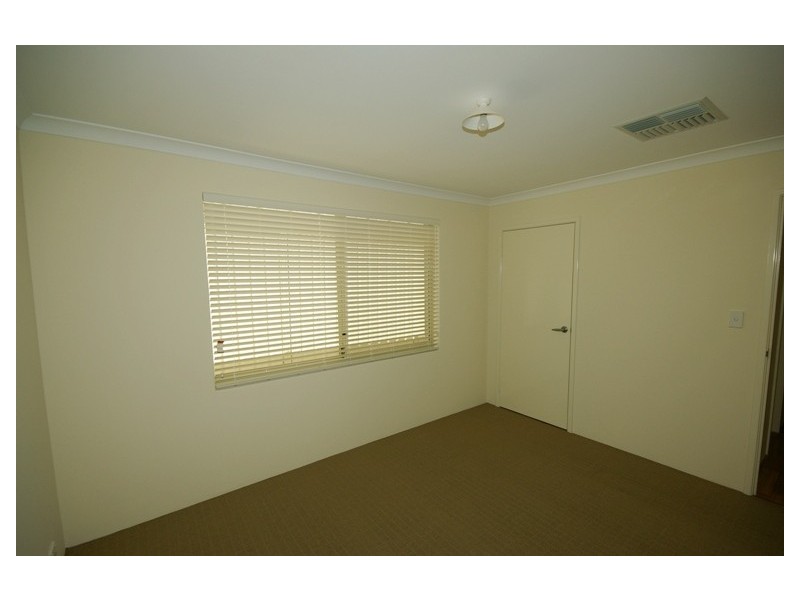 18 Knutsford Avenue, Rivervale WA 6103