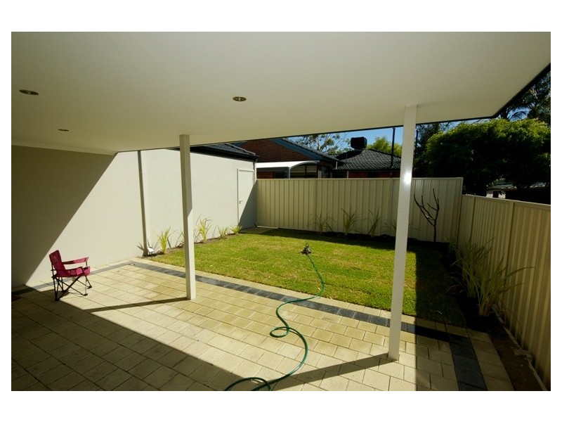 18 Knutsford Avenue, Rivervale WA 6103