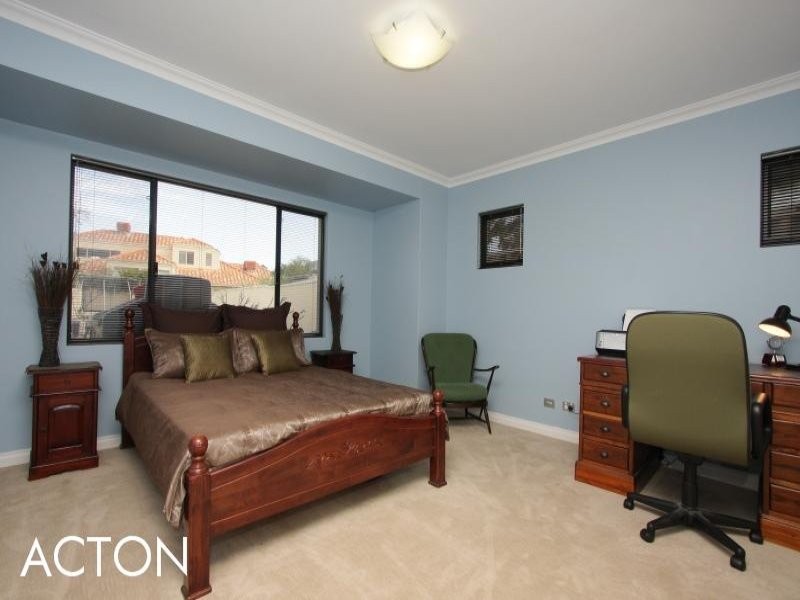 B/23 Howard Parade, Salter Point WA 6152