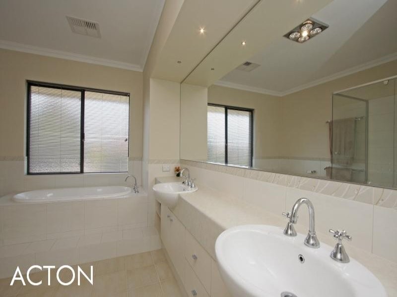 B/23 Howard Parade, Salter Point WA 6152