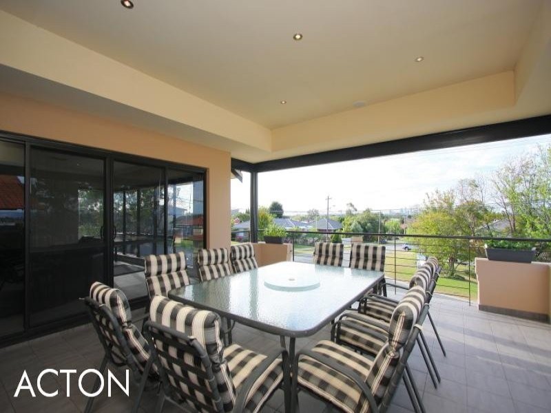 B/23 Howard Parade, Salter Point WA 6152