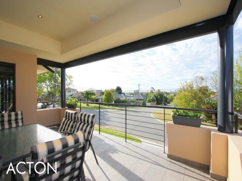 B/23 Howard Parade, Salter Point WA 6152