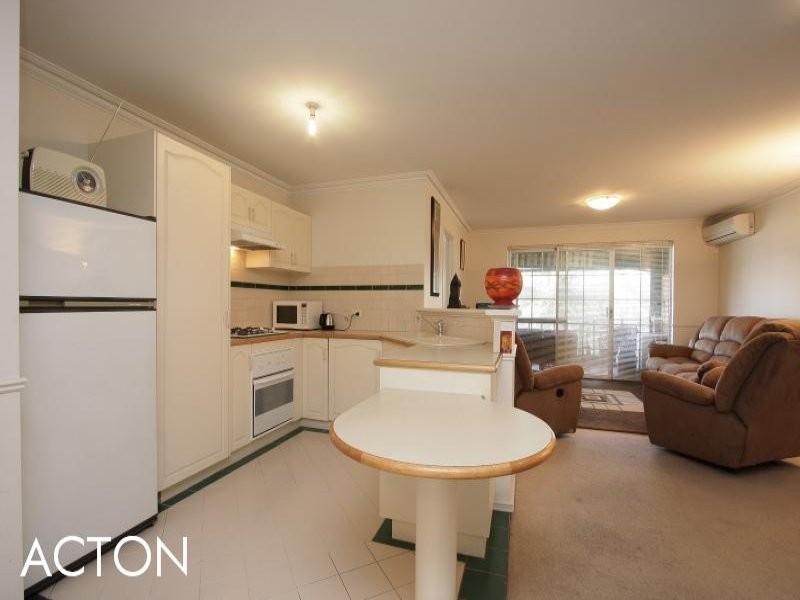 25/2 Preston Street, Como WA 6152