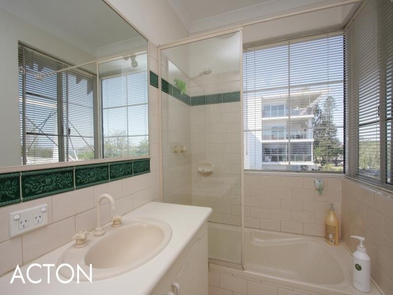 25/2 Preston Street, Como WA 6152