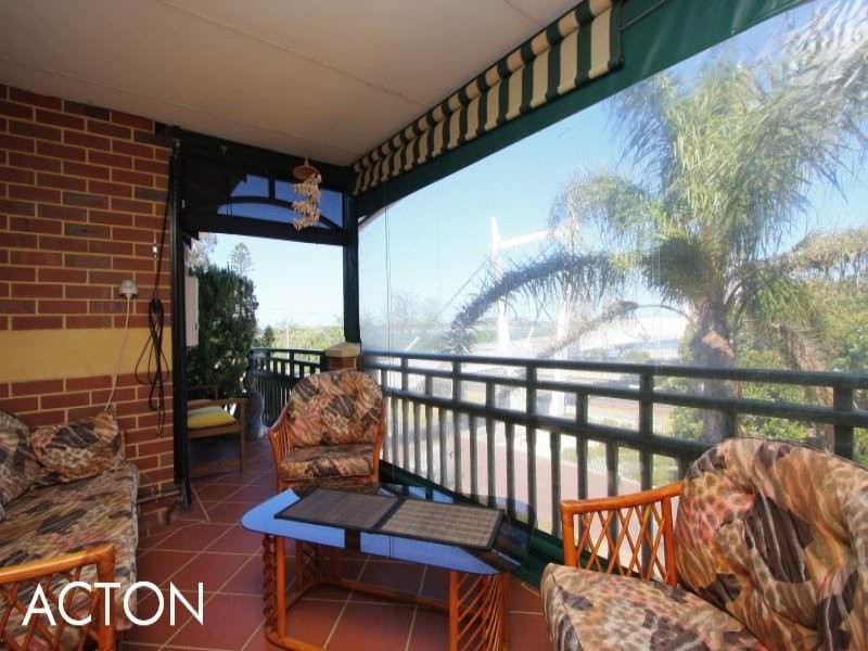 25/2 Preston Street, Como WA 6152