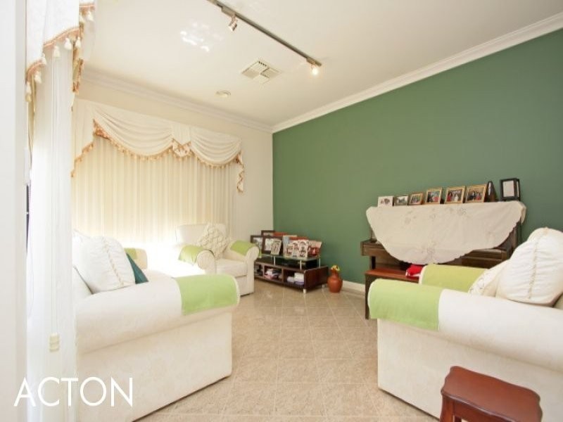 36A Ardessie Street, Ardross WA 6153