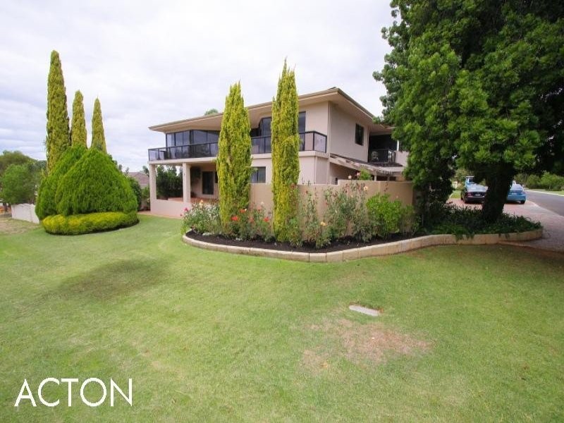 18 Rookwood Street, Mount Pleasant WA 6153