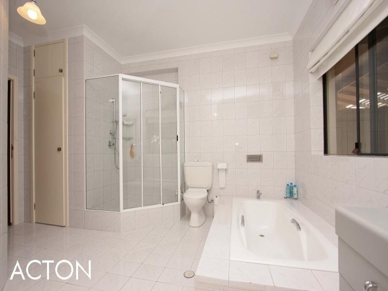 18 Rookwood Street, Mount Pleasant WA 6153