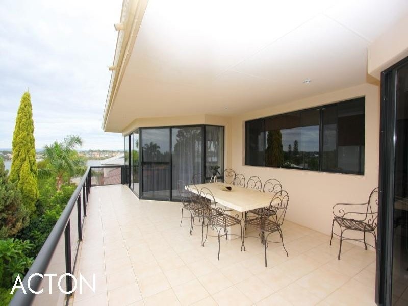 18 Rookwood Street, Mount Pleasant WA 6153