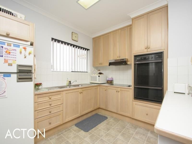 18 Rookwood Street, Mount Pleasant WA 6153