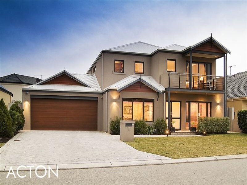 4 Hogg Avenue, Salter Point WA 6152