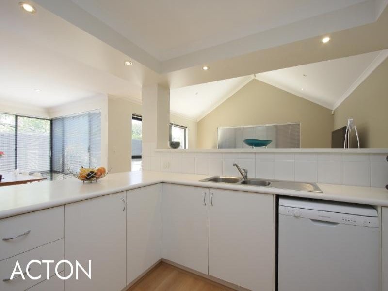 218 Coode Street, Como WA 6152