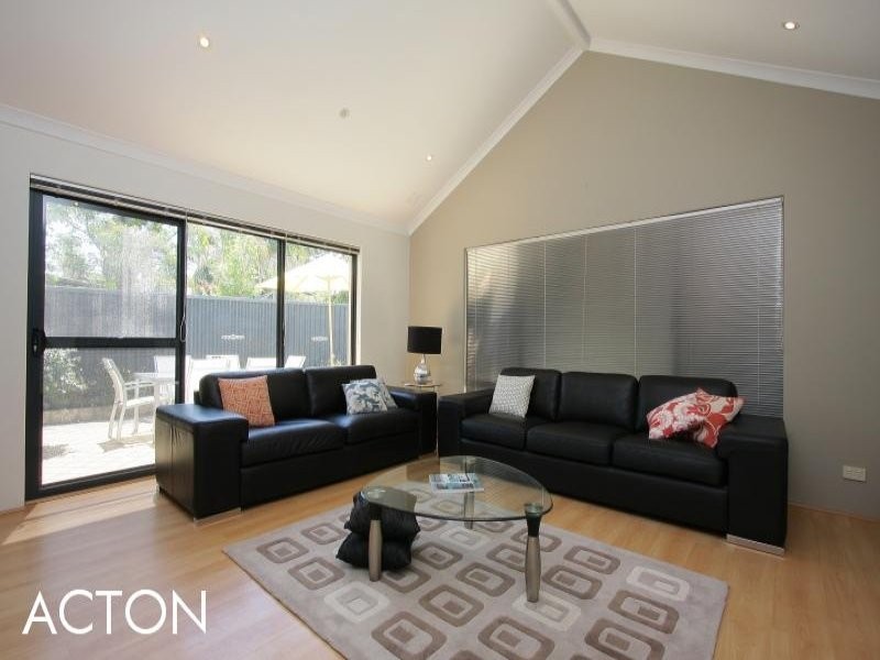 218 Coode Street, Como WA 6152