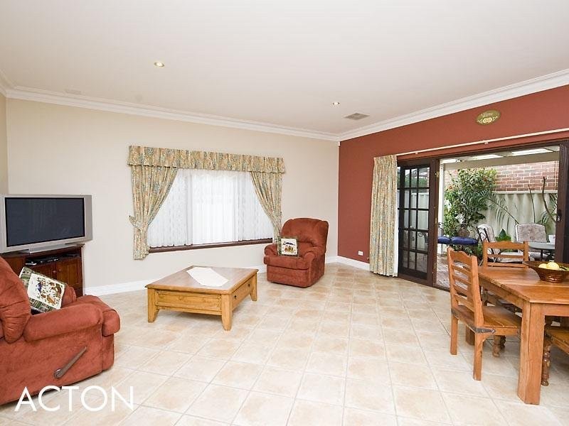 17 Swansea Street, East Victoria Park WA 6101