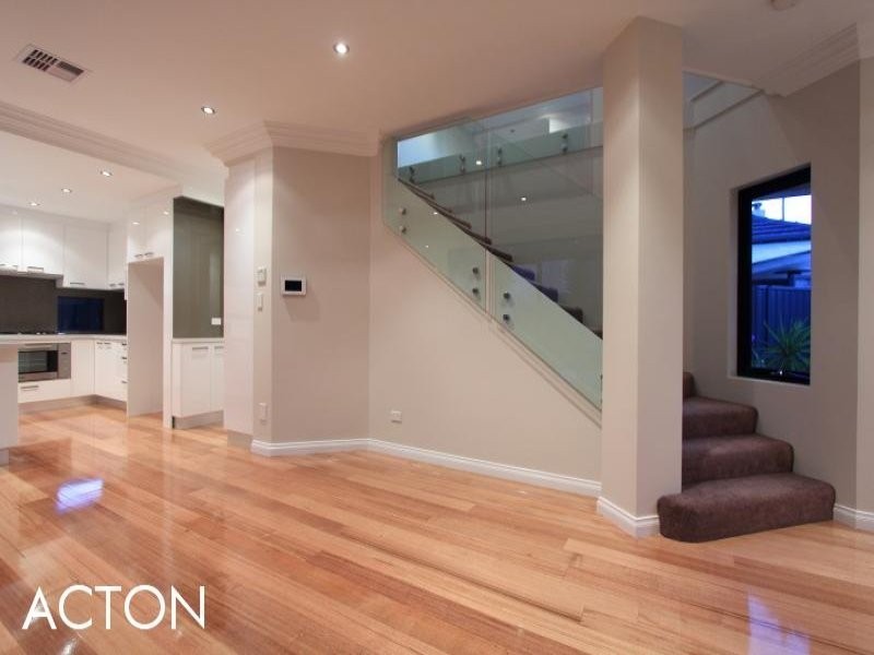 2/32 Thelma Street, Como WA 6152