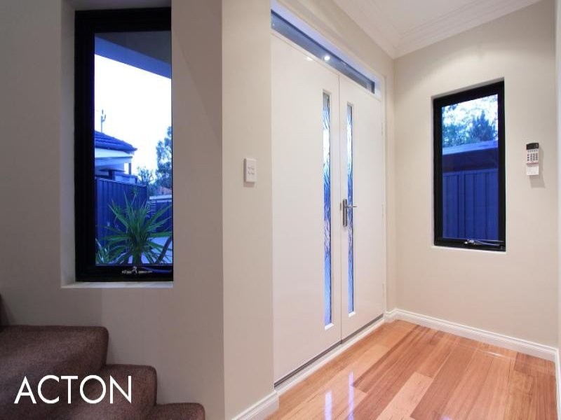 2/32 Thelma Street, Como WA 6152