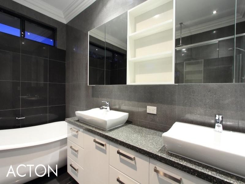 2/32 Thelma Street, Como WA 6152