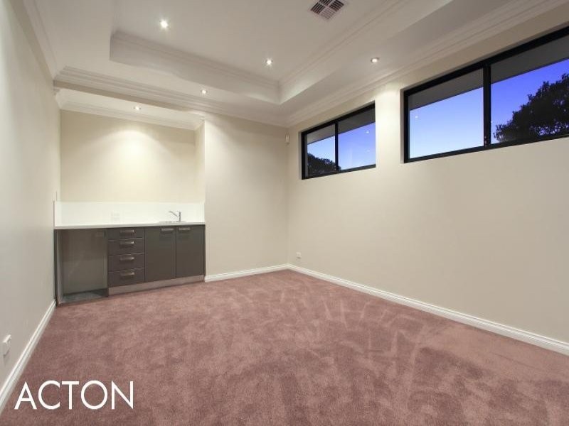 2/32 Thelma Street, Como WA 6152