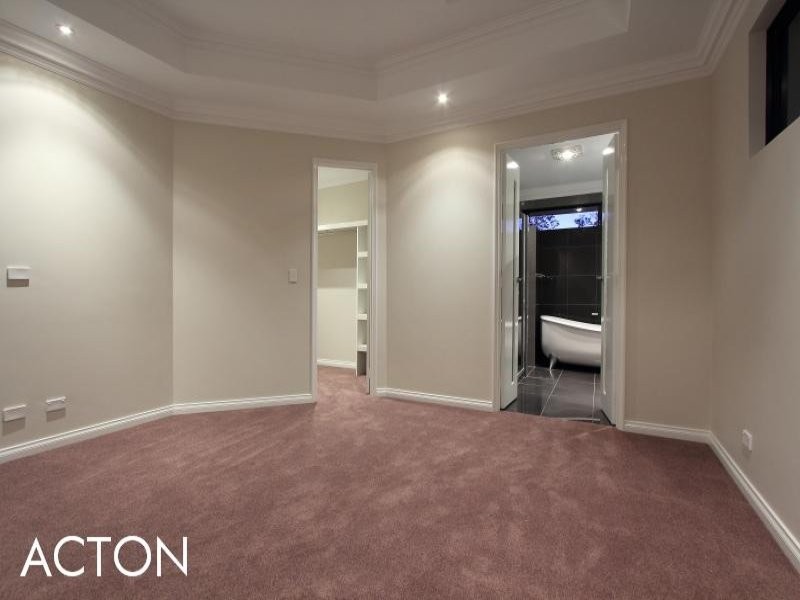 2/32 Thelma Street, Como WA 6152