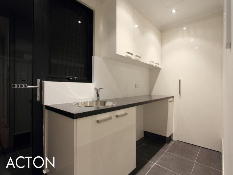 2/32 Thelma Street, Como WA 6152