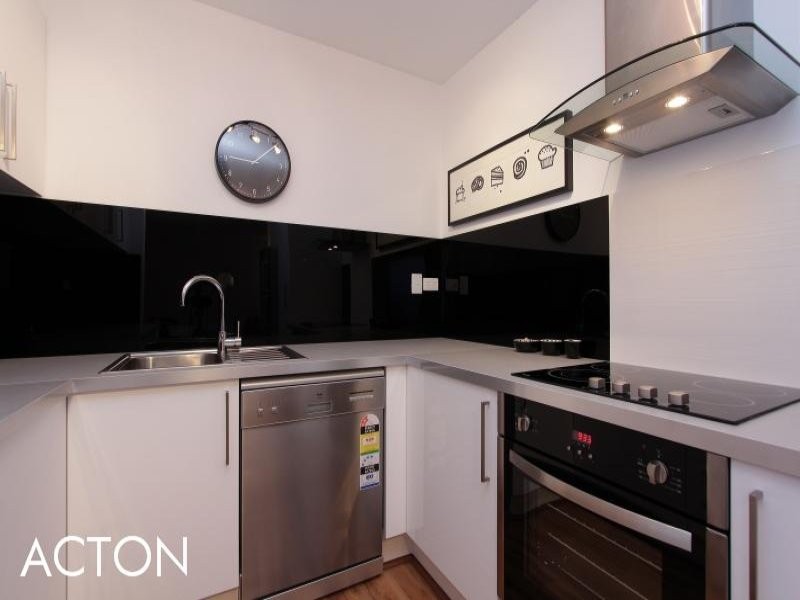 4/64 Comer Street, Como WA 6152