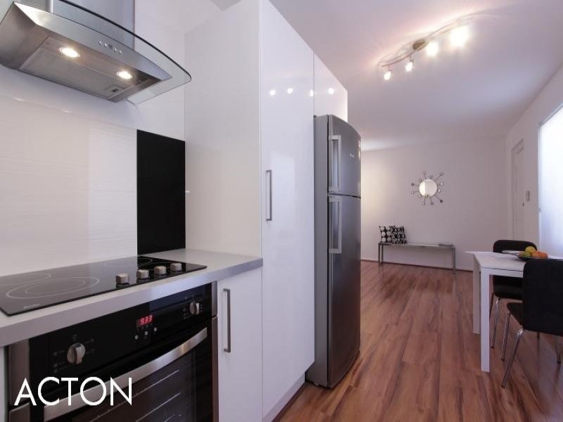 4/64 Comer Street, Como WA 6152