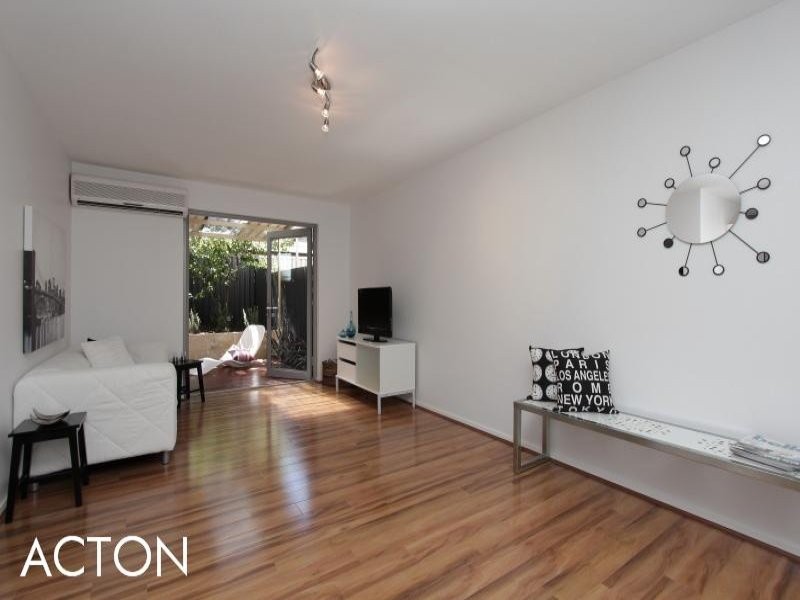 4/64 Comer Street, Como WA 6152