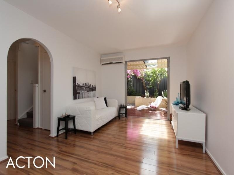 4/64 Comer Street, Como WA 6152