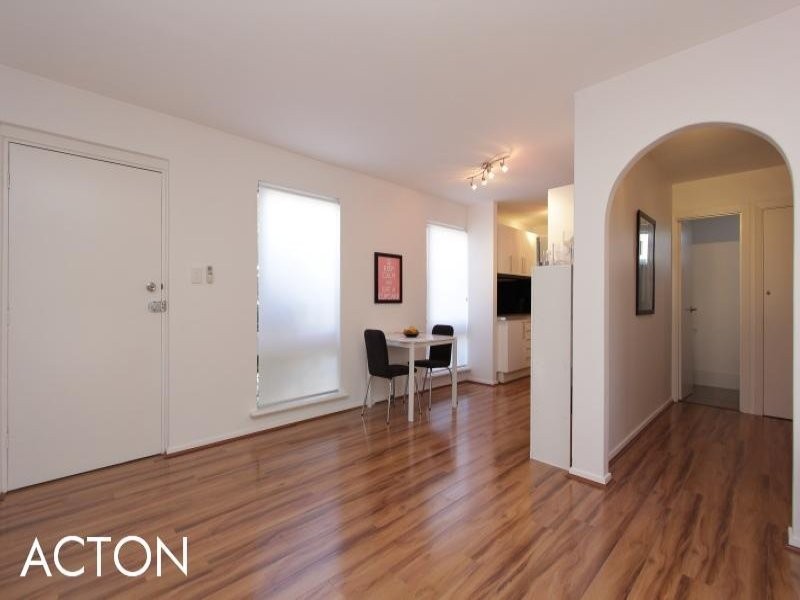 4/64 Comer Street, Como WA 6152