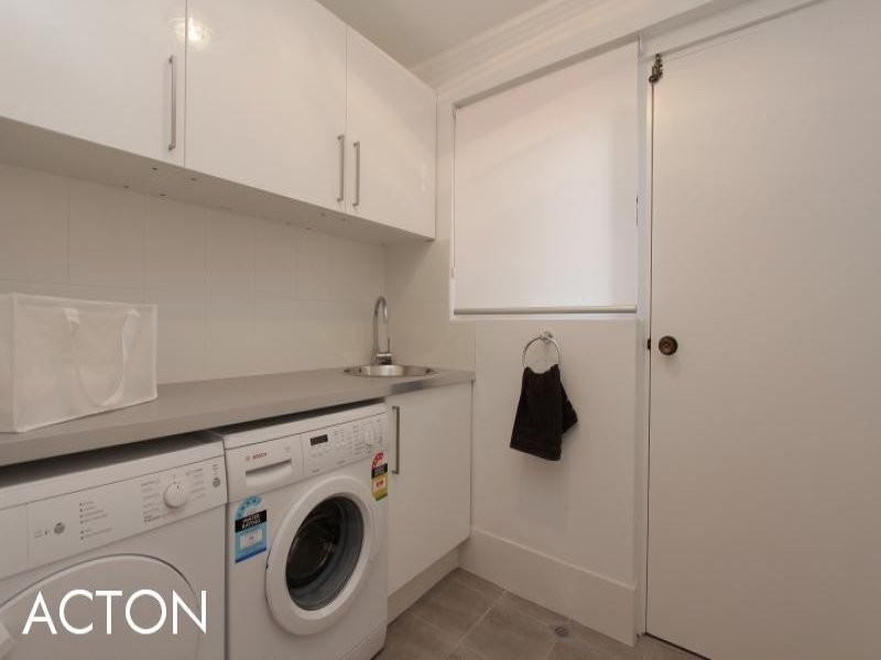 4/64 Comer Street, Como WA 6152