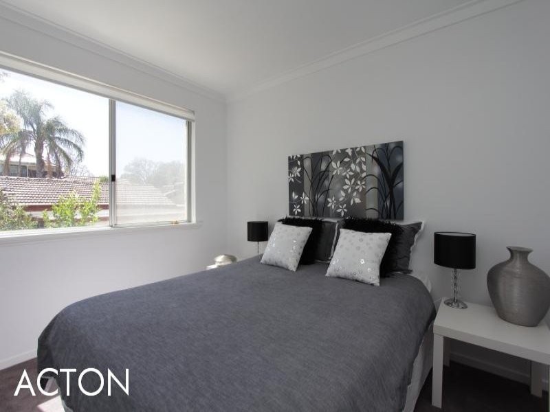 4/64 Comer Street, Como WA 6152