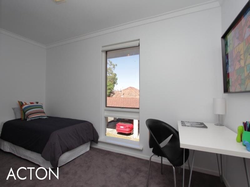 4/64 Comer Street, Como WA 6152