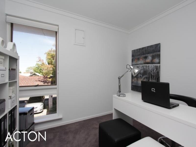 4/64 Comer Street, Como WA 6152