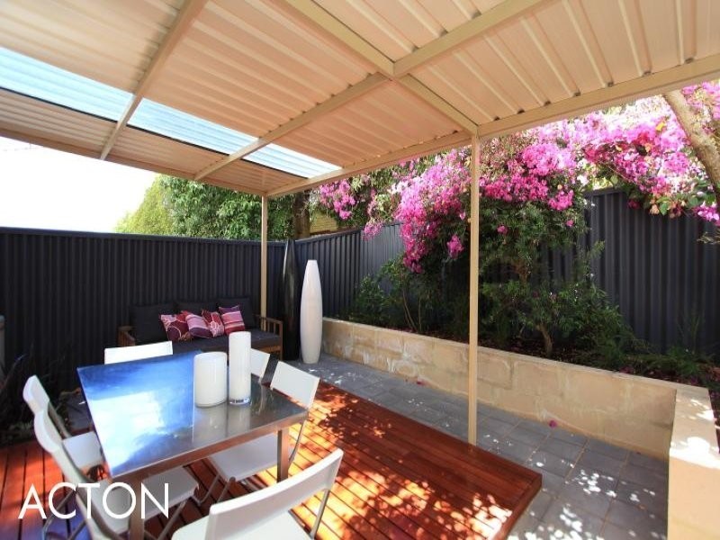 4/64 Comer Street, Como WA 6152