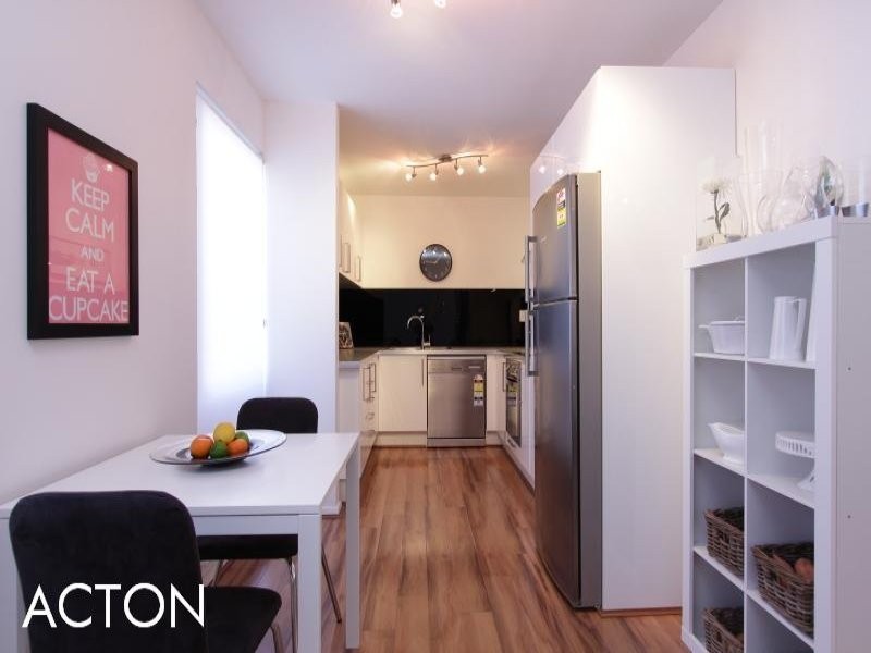 4/64 Comer Street, Como WA 6152