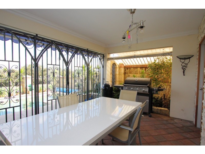 28 Riverina Drive, Ascot WA 6104