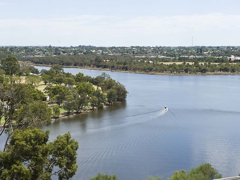 1 Tanunda Drive, Rivervale WA 6103