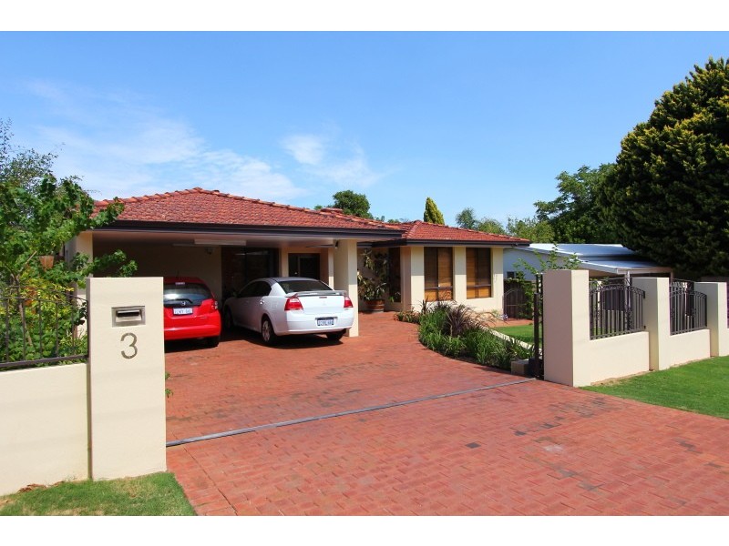 3 Batavia Way, Salter Point WA 6152