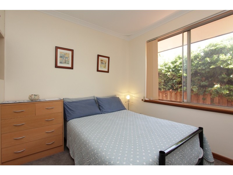 3 Batavia Way, Salter Point WA 6152