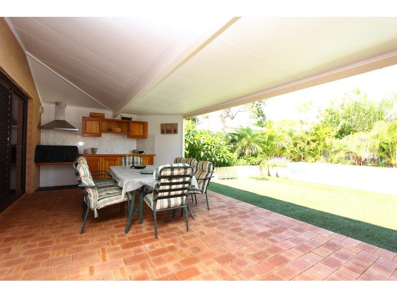 3 Batavia Way, Salter Point WA 6152