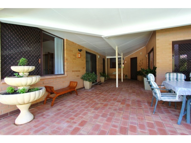 3 Batavia Way, Salter Point WA 6152