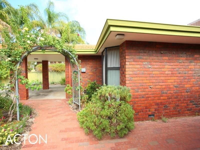 4A Etna Place, Rossmoyne WA 6148