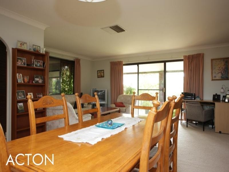 4A Etna Place, Rossmoyne WA 6148