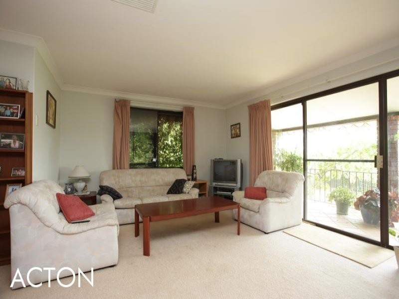 4A Etna Place, Rossmoyne WA 6148