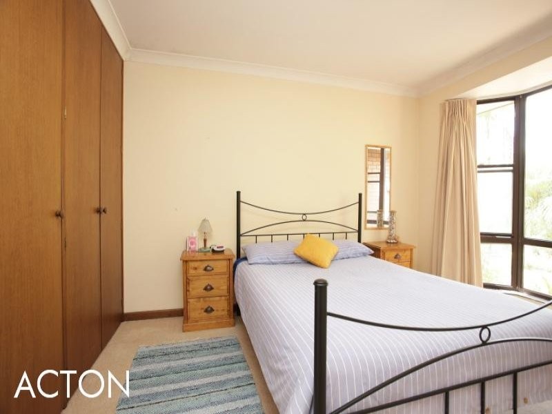 4A Etna Place, Rossmoyne WA 6148